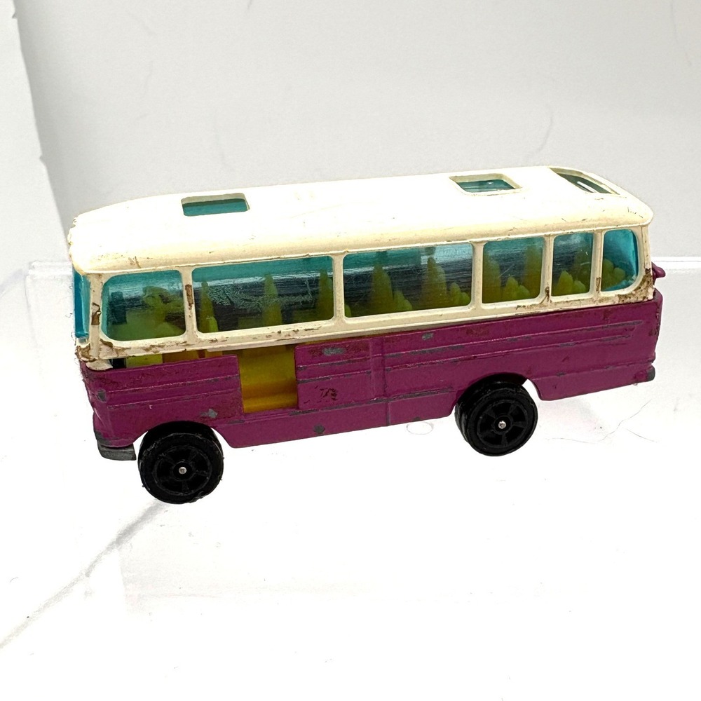Vintage Corgi Juniors Duple Vista 25 Coach Whizzwheels Purple Bus Made in GB
